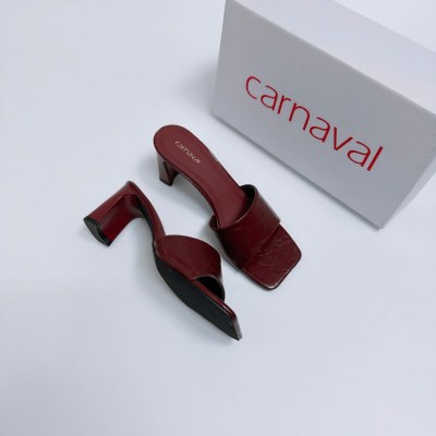 Dép Cao Gót Nữ Gót Vuông Cao 7cm Quai Ngang Da Bóng Nhăn Carnaval Phong Cách Hiện Đại - VS141 - ảnh 6